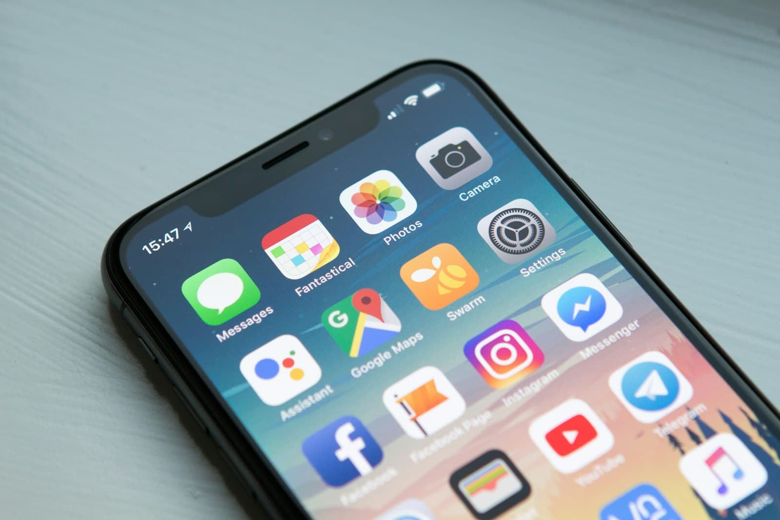 How Does Android 15 Protect Against Screen Peeking?
