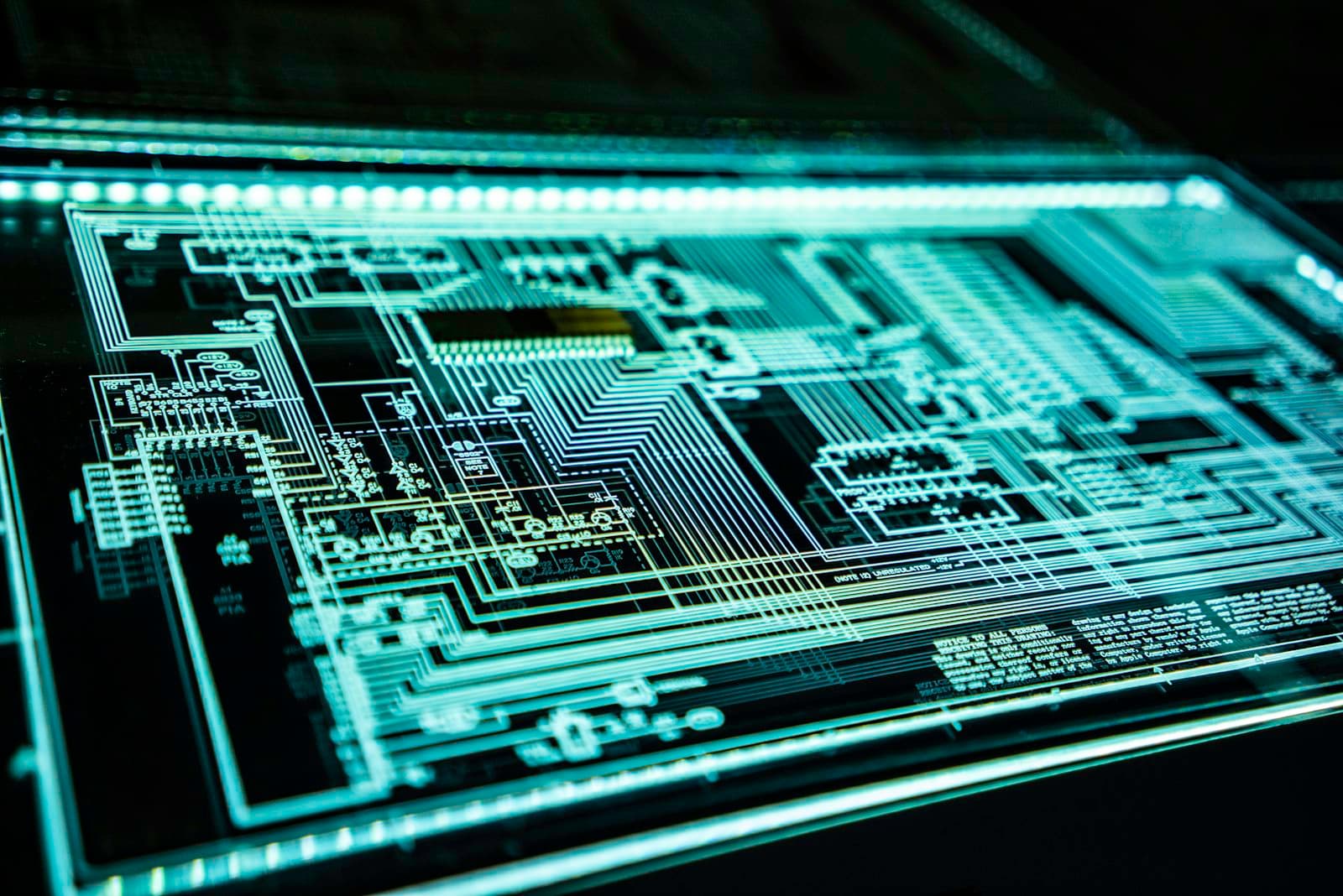 3 TYPICAL MOBILE SECURITY ATTACK VECTORS
