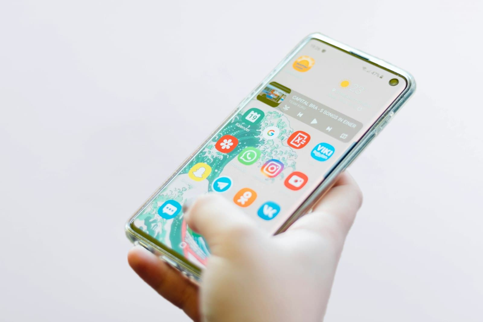 4 CHALLENGES IN MOBILE DEVICE SECURITY